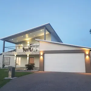 Modern Luxury Ocean Views , Townsville Australia